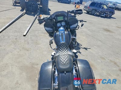 Zdjęcie 6 z 9 samochodu: 2016 HARLEY-DAVIDSON FLTRXS ROAD GLIDE SPECIAL VIN:1HD1KTM3XGB636099 - miniatura