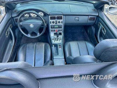 Zdjęcie 9 z 10 samochodu: 2001 MERCEDES-BENZ SLK 230 KOMPRESSOR VIN:WDBKK49F31F234132 - miniatura