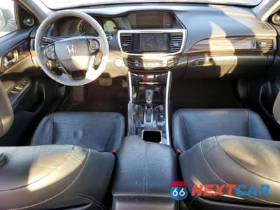 Zdjęcie 8 z 12 samochodu: 2017 HONDA ACCORD TOURING HYBRID VIN:JHMCR6F7XHC004625 - miniatura