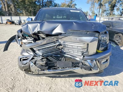 Piąte zdjęcie samochodu w środku: 2021 NISSAN TITAN SV VIN:1N6AA1ED6MN502648 - miniatura