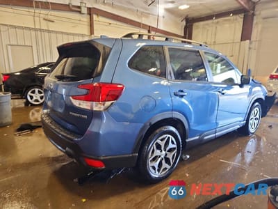 Trzecie zdjęcie samochodu z tyłu: 2022 SUBARU FORESTER PREMIUM VIN:JF2SKAEC2NH433938 - miniatura