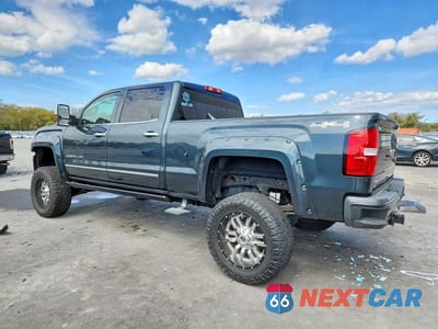 Drugie zdjęcie samochodu z przodu: 2018 GMC SIERRA K2500 DENALI VIN:1GT12UEY2JF109434 - miniatura