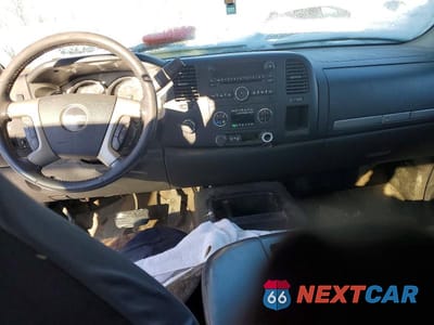 Zdjęcie 8 z 12 samochodu: 2008 GMC SIERRA K1500 VIN:2GTEK19J281279257 - miniatura