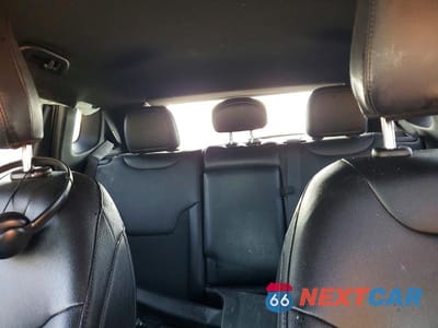 Zdjęcie 10 z 13 samochodu: 2024 JEEP COMPASS LATITUDE VIN:3C4NJDBN5RT152066 - miniatura