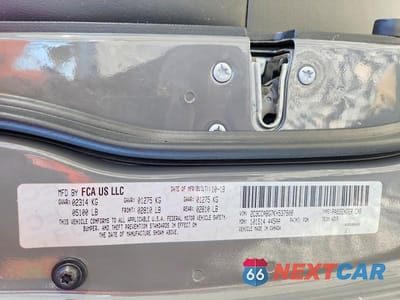 Zdjęcie 12 z 12 samochodu: 2019 CHRYSLER 300 S VIN:2C3CCABG7KH537908 - miniatura