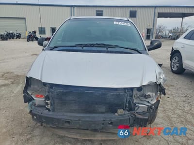 Piąte zdjęcie samochodu w środku: 2002 CHRYSLER TOWN & COUNTRY LXI VIN:2C8GP54L42R798652 - miniatura