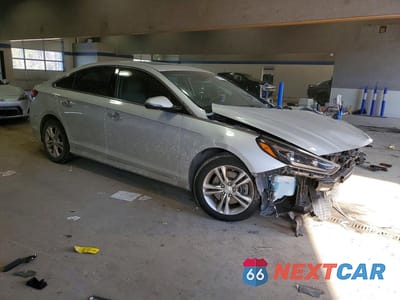 Czwarte zdjęcie samochodu z boku: 2018 HYUNDAI SONATA VIN:5NPE34AF3JH719965 - miniatura