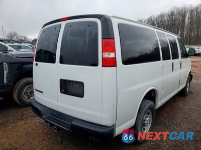 Trzecie zdjęcie samochodu z tyłu: 2019 CHEVROLET EXPRESS G3500 LS 2.8L 4C TDSL PASSENGER VIN:1GAZGLF16K1368905 - miniatura