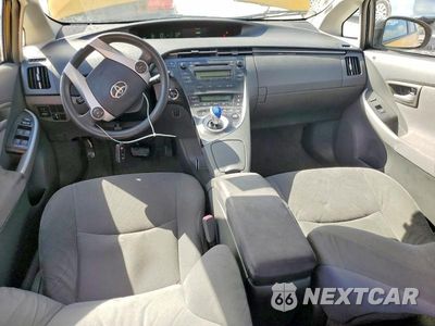 Zdjęcie 8 z 12 samochodu: 2010 TOYOTA PRIUS II VIN:JTDKN3DU8A5208740 - miniatura