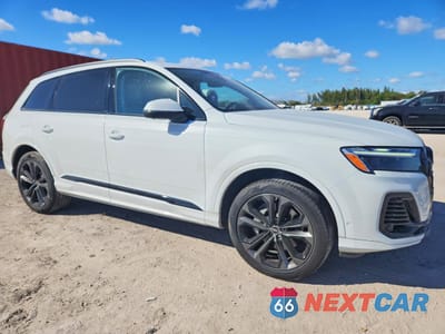 Czwarte zdjęcie samochodu z boku: 2025 AUDI Q7 PREMIUM PLUS VIN:WA1LVBF79SD025354 - miniatura