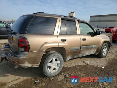 Trzecie zdjęcie samochodu z tyłu: 2003 CHEV TRAILBLAZER VIN:1GNDT13S232183879 - miniatura