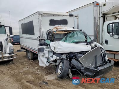Czwarte zdjęcie samochodu z boku: 2025 GMC SAVANA BOX TRUCK VIN:7GZ07SF77SN006978 - miniatura