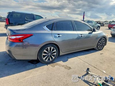 Trzecie zdjęcie samochodu z tyłu: 2017 NISSAN ALTIMA VIN:1N4AL3AP0HC223079 - miniatura