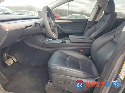 Zdjęcie 7 z 12 samochodu: 2025 TESLA MODEL Y VIN:7SAYGAEE1SF304745 - miniatura