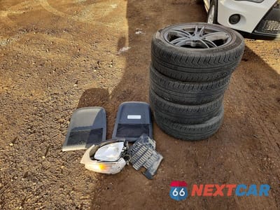 Zdjęcie 12 z 12 samochodu: 2011 KIA SOUL + VIN:KNDJT2A2XB7228895 - miniatura