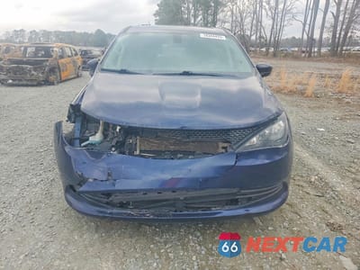 Piąte zdjęcie samochodu w środku: 2020 CHRYSLER VOYAGER LX VIN:2C4RC1CG4LR131178 - miniatura