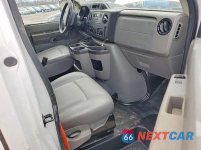 Zdjęcie 8 z 12 samochodu: 2018 FORD E450 UTILITY / SERVICE TRUCK VIN:1FDXE4FS0JDC33222 - miniatura