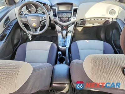 Zdjęcie 8 z 12 samochodu: 2014 CHEVROLET CRUZE LS VIN:1G1PA5SHXE7214383 - miniatura
