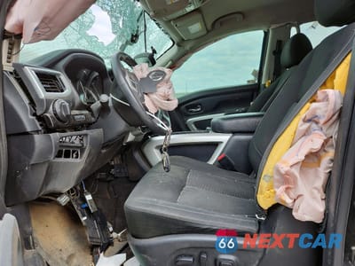 Zdjęcie 7 z 12 samochodu: 2017 NISSAN TITAN SV VIN:1N6AA1E50HN572886 - miniatura