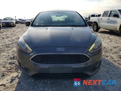 Piąte zdjęcie samochodu w środku: 2017 FORD FOCUS SEL VIN:1FADP3M2XHL311767 - miniatura