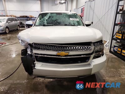 Piąte zdjęcie samochodu w środku: 2013 CHEVROLET SUBURBAN K1500 LT VIN:1GNSKJE73DR123878 - miniatura