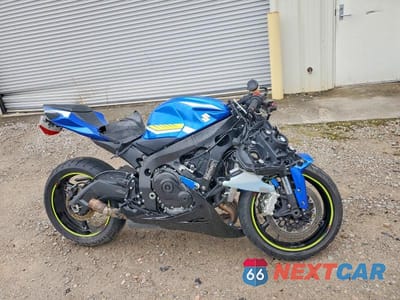 2015 SUZUKI GSX-R600 JS1GN7FA2F2101363 - główne zdjęcie licytacji z USA - miniatura