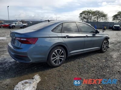 Trzecie zdjęcie samochodu z tyłu: 2022 VOLKSWAGEN JETTA SPORT VIN:3VWBM7BU8NM033366 - miniatura