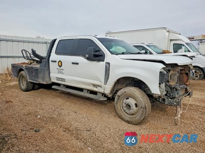 Czwarte zdjęcie samochodu z boku: 2024 FORD F350 SUPER DUTY FLATBED TRUCK VIN:1FT8W3DT6REF29525 - miniatura