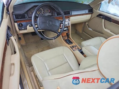 Zdjęcie 8 z 11 samochodu: 1990 MERCEDES-BENZ 300 CE VIN:WDBEA51E0LB264868 - miniatura