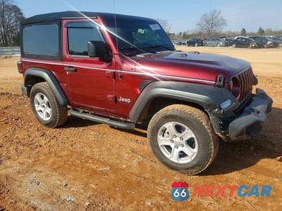 Czwarte zdjęcie samochodu z boku: 2021 JEEP WRANGLER SPORT VIN:1C4HJXAG3MW627380 - miniatura