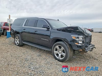 Czwarte zdjęcie samochodu z boku: 2017 CHEVROLET SUBURBAN C1500 LT VIN:1GNSCHKC8HR235508 - miniatura