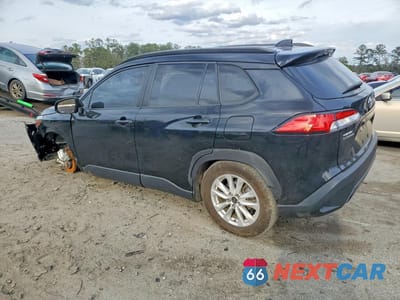 Drugie zdjęcie samochodu z przodu: 2023 TOYOTA COROLLA CROSS LE VIN:7MUCAAAG3PV040971 - miniatura