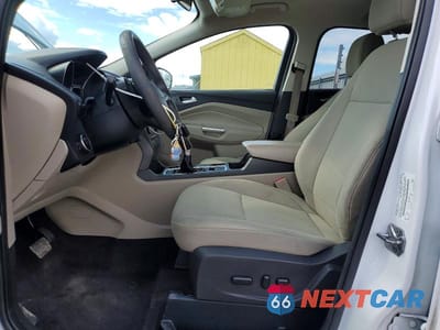 Zdjęcie 7 z 12 samochodu: 2017 FORD ESCAPE SE VIN:1FMCU9GD7HUC28463 - miniatura