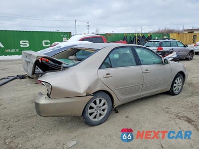 Trzecie zdjęcie samochodu z tyłu: 2003 TOYOTA CAMRY LE VIN:4T1BE30K03U739195 - miniatura