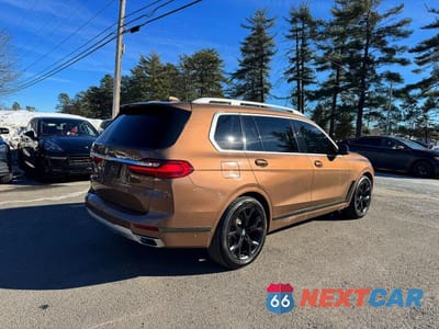 Trzecie zdjęcie samochodu z tyłu: 2020 BMW X7 XDRIVE40I VIN:5UXCW2C09L9A00387 - miniatura