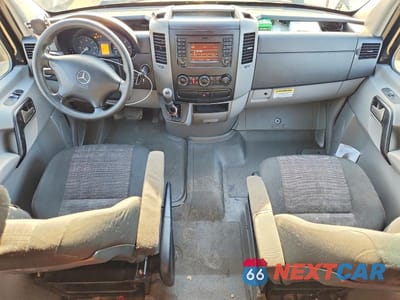 Zdjęcie 8 z 12 samochodu: 2016 MERCEDES-BENZ SPRINTER 2500 VIN:WD3PE8DD6GP272074 - miniatura