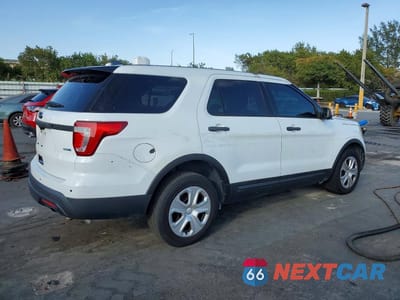 Trzecie zdjęcie samochodu z tyłu: 2019 FORD EXPLORER POLICE INTERCEPTOR VIN:1FM5K8AR5KGA16941 - miniatura