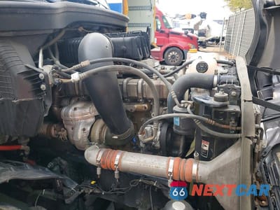 Zdjęcie 7 z 10 samochodu: 2020 FREIGHTLINER CASCADIA 126 VIN:3AKJHHDR1LSLP7702 - miniatura