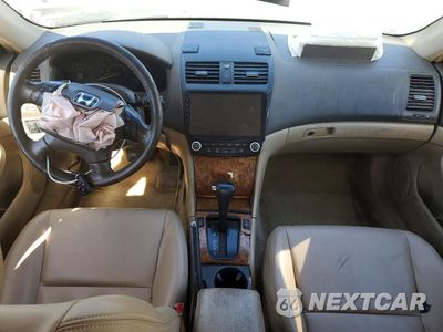 Zdjęcie 8 z 13 samochodu: 2004 HONDA ACCORD EX VIN:1HGCM66524A044011 - miniatura