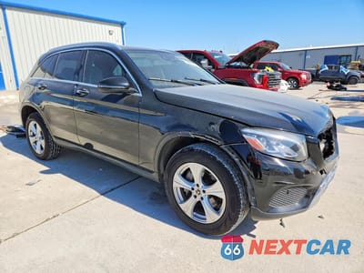Czwarte zdjęcie samochodu z boku: 2018 MERCEDES-BENZ GLC 300 VIN:WDC0G4JB6JV088277 - miniatura