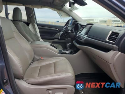 Zdjęcie 7 z 12 samochodu: 2018 TOYOTA HIGHLANDER LIMITED VIN:5TDYZRFH9JS234825 - miniatura