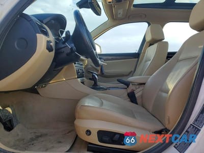 Zdjęcie 7 z 13 samochodu: 2013 BMW X1 XDRIVE28I VIN:WBAVL1C55DVR87811 - miniatura
