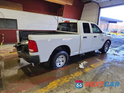 Trzecie zdjęcie samochodu z tyłu: 2023 RAM 1500 CLASSIC TRADESMAN VIN:1C6RR6FG4PS580315 - miniatura