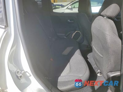 Zdjęcie 11 z 12 samochodu: 2016 JEEP RENEGADE LATITUDE VIN:ZACCJABTXGPD85904 - miniatura