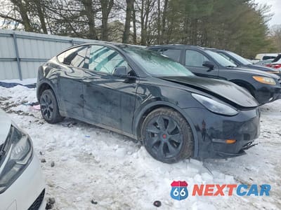 Czwarte zdjęcie samochodu z boku: 2023 TESLA MODEL Y VIN:7SAYGDEEXPF947295 - miniatura