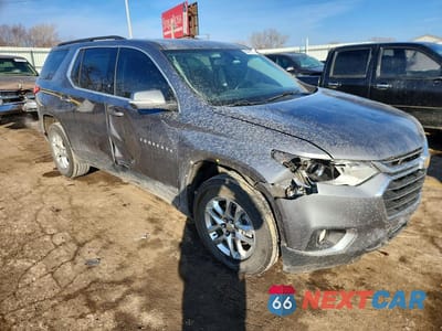 Czwarte zdjęcie samochodu z boku: 2021 CHEVROLET TRAVERSE LT VIN:1GNERHKWXMJ212388 - miniatura
