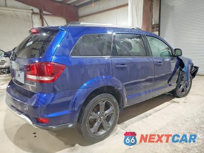 Trzecie zdjęcie samochodu z tyłu: 2018 DODGE JOURNEY CROSSROAD VIN:3C4PDDGG4JT387735 - miniatura