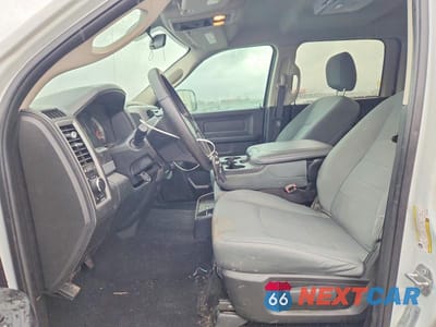 Zdjęcie 7 z 11 samochodu: 2017 RAM 2500 ST VIN:3C6UR5CJ1HG571925 - miniatura