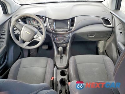 Zdjęcie 8 z 13 samochodu: 2018 CHEVROLET TRAX LS VIN:3GNCJKSB9JL410747 - miniatura