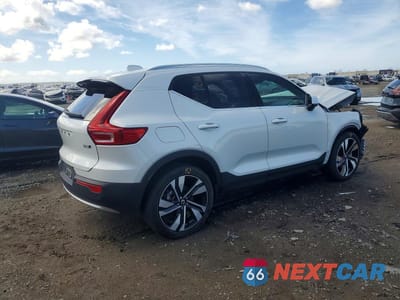 Trzecie zdjęcie samochodu z tyłu: 2023 VOLVO XC40 ULTIMATE VIN:YV4L12UA2P2065372 - miniatura